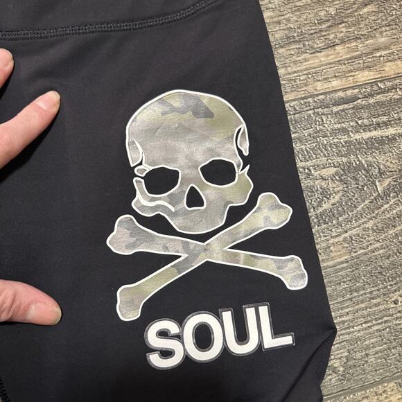 Lululemon Black Leggings Camo Soul Cycle Skull Womens Size 4 Capris Cropped - Picture 2 of 8